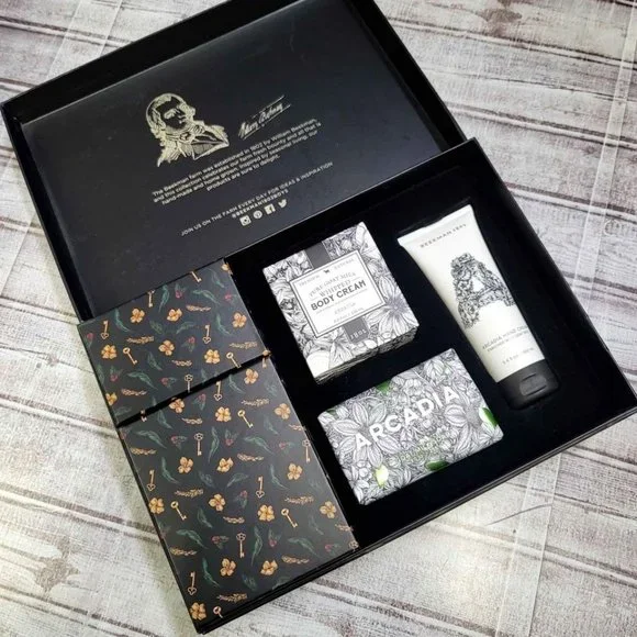 Beekman 1802 Bounty Box Discontinued Arcadia Fig Goat's Milk Set - Picture 2 of 4